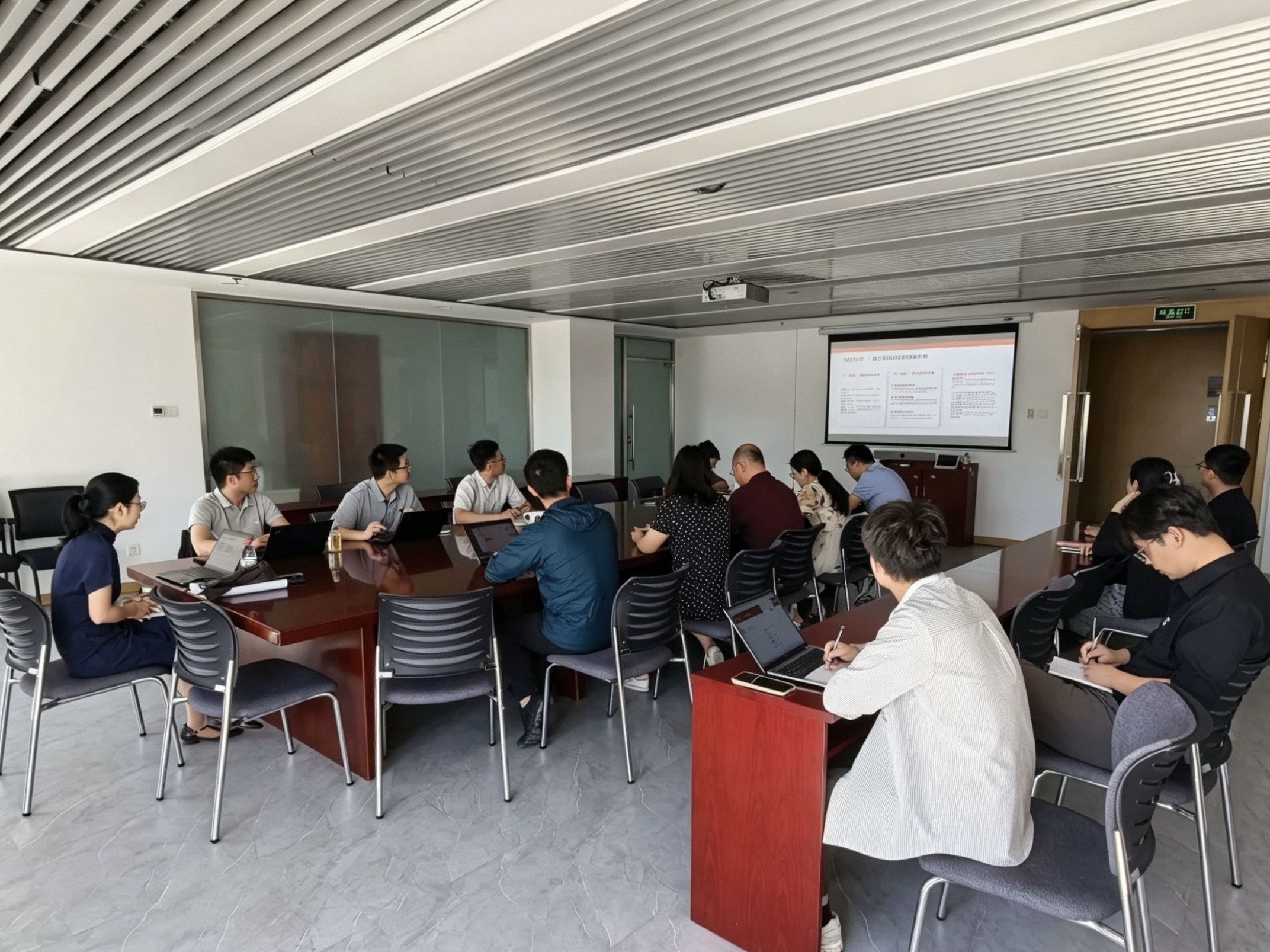 20260608 树牢正确政绩观扎实推进校园规划工作照片.jpg